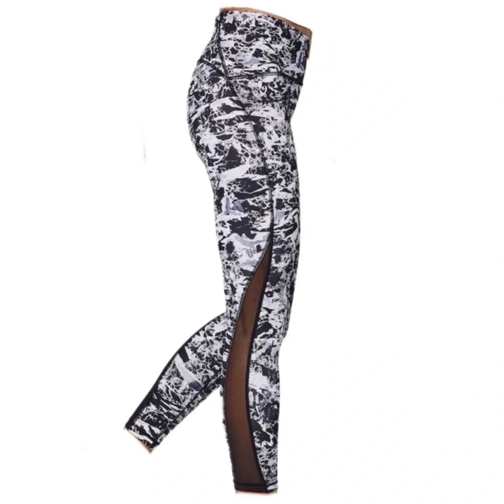 Lululemon Train Times 7/8 Pant 25” Interlaced Starlight Black / Black